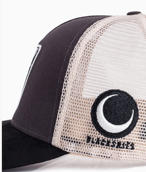 Blackskies Lone Wolf Trucker Cap – Bild 4