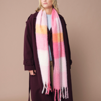 Fluffy Check Schal – weich, warm und mit ruhigem Karomuster
